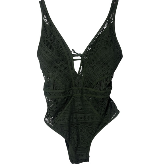 BECCA Other - BECCA COLOR PLAY PLUNGE ONE PIECE CROCHET BOHO SWIMSUIT SAGE GREEN LARGE NEW